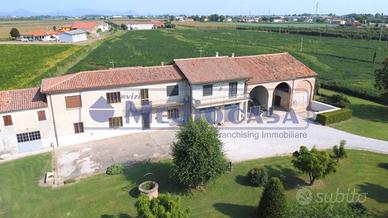 Bifamiliare nella Campagna Veneta Vescovana (PD)