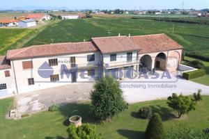 Bifamiliare nella Campagna Veneta Vescovana (PD)