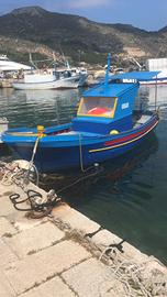 Gozzo in legno a motore