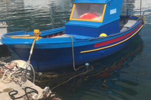 Gozzo in legno a motore