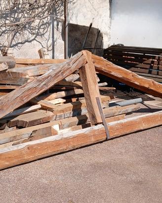 capriata in legno antico 