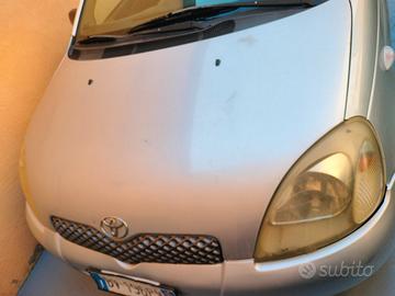 Yaris per pezzi di ricambio