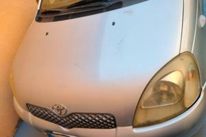 Yaris per pezzi di ricambio