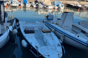 Barca con diritto di ormeggio