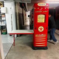 Armadio vibtage con scrivania forma ompa benzina