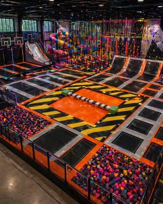 Fabbrica Trampoline Park per Famiglie - su Misura