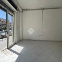 NEGOZIO A MUGNANO DI NAPOLI