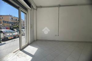 NEGOZIO A MUGNANO DI NAPOLI