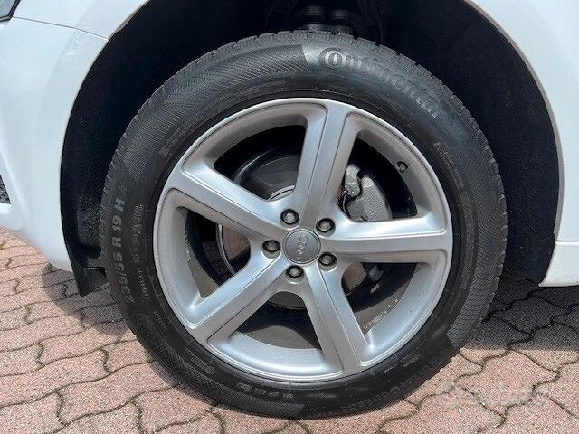 Audi Q5 2009 photo 4