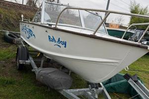 Motoscafo 40cv carrello