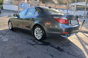BMW 530 D .