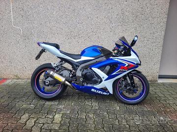Suzuki GSX R 750