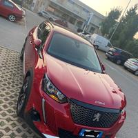 Peugeot 2008 BlueHDi Allure Pack tagliandata