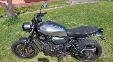Yamaha XSR 700 garage metal