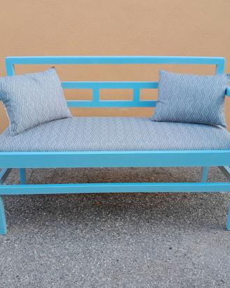 Divanetto 2 posto color azzurro chiaro