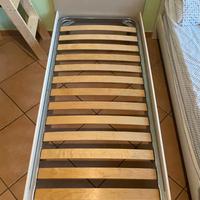 Letto singolo con doghe