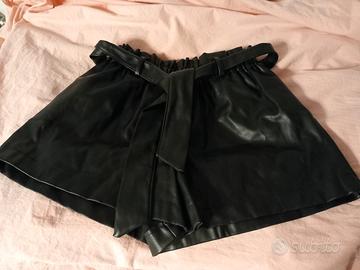 pantaloncini e gonna ecopelle