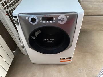 Hotpoint Aqualtis 9 kg 2022 (display danneggiato)