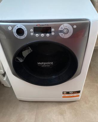 Hotpoint Aqualtis 9 kg 2022 (display danneggiato)