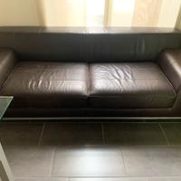 Divano in pelle marrone IKEA
