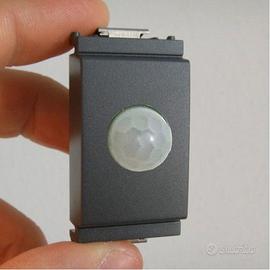 n. 2 Sensore di movimento crepuscolare PIR incasso