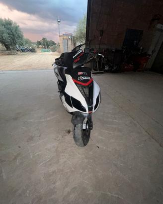 Aprilia sr factory 50 2007