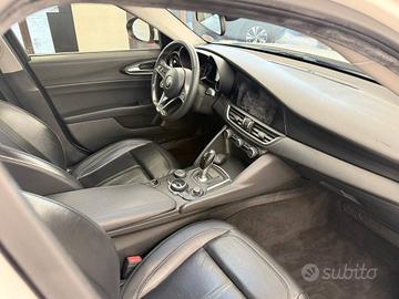 Alfa Romeo Giulia 2.2 Turbodiesel 150 CV AT8