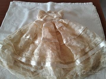 Vestito per bambola pizzo Valenciennes e raso