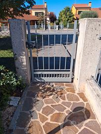 Recinzione con passo pedonale e carraio 