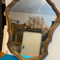 Grande specchio con cornice dorata vintage