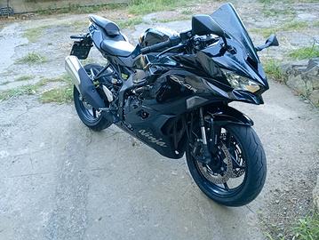 Kawasaki ZX4R 