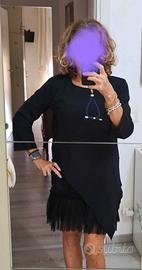 Maglia nera asimmetrica + vestito con tulle