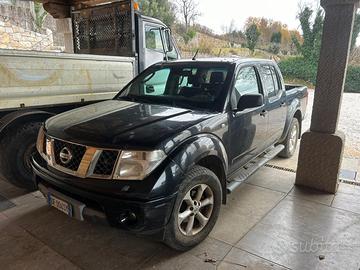 NISSAN NAVARA DOUBLE CAB  4WD LE 2.5