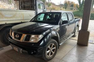NISSAN NAVARA DOUBLE CAB  4WD LE 2.5