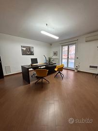 Ufficio arredato all-inclusive in centro Avellino