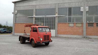 Autocarro OM TIGROTTO veicolo d'epoca