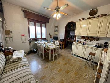 Villa bifamigliare di ampia metratura