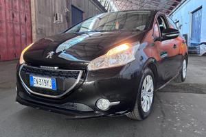 Peugeot 208 1.4 HDi 68 CV 5 porte Allure