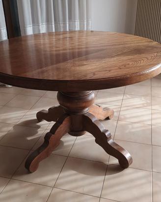 Tavolo rotondo in legno massiccio con sedie