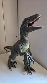 Velociraptor Blu Super Colossal Jurassic World
