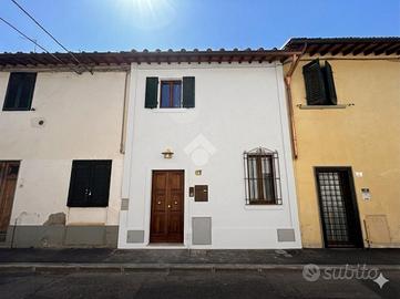 CASA INDIPENDENTE A CAMPI BISENZIO