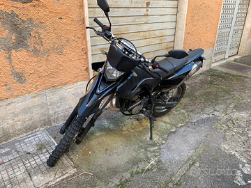 Yamaha WR125R (180cc)