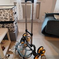 carrello trasporto merci su scale