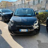 Fiat 500 500e Berlina 42 kWh La Prima