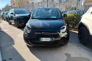 Fiat 500 500e Berlina 42 kWh La Prima