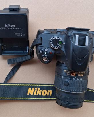 Nikon D3200 Reflex 24,2 Mp meno di 6800 scatti