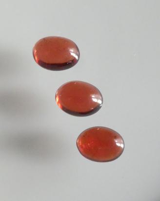 3 gemme cabochon ovale di granato