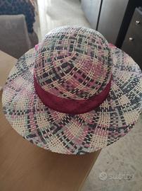 Cappello di paglia da donna