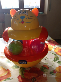 Gatto con palline