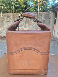 Valigia vintage in pelle marrone